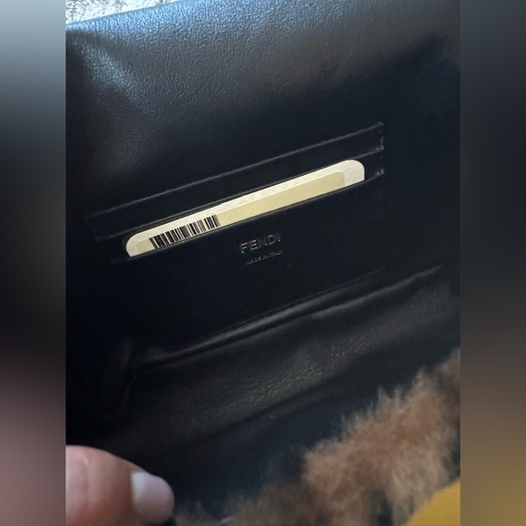 Fendi Baguette Mini shearling sheepskin bag - Picture 6 of 12